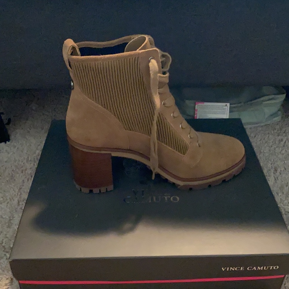 Vince Camuto light brown donna bootie